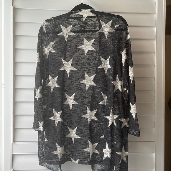 Black and White Star Pattern Lightweight Slub Cardigan from Tees2urdoor Size S/M - Picture 2 of 4
